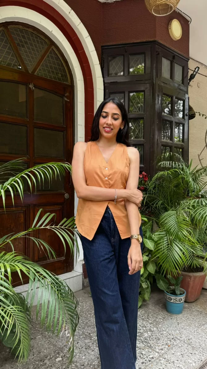 Chic Cotton Waistcoat - Beige