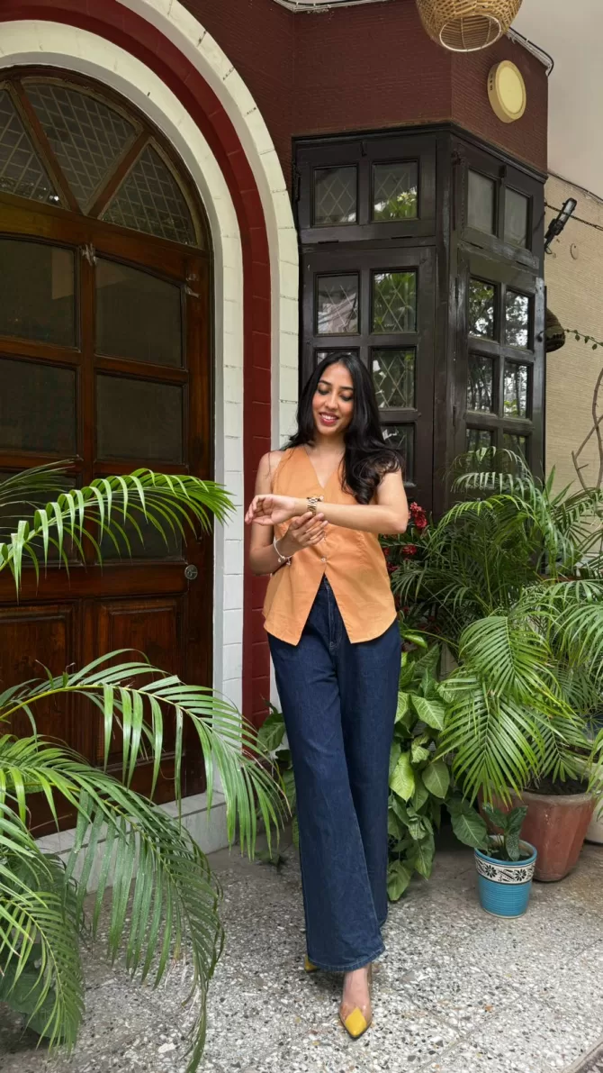 Chic Cotton Waistcoat - Beige
