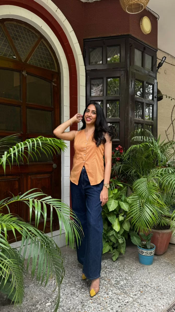 Chic Cotton Waistcoat - Beige