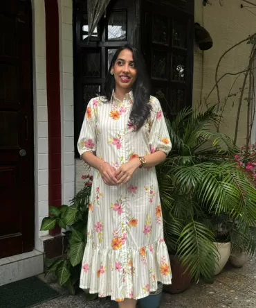 Spring Collared Cotton Dress – Light Green (Premium Collection)